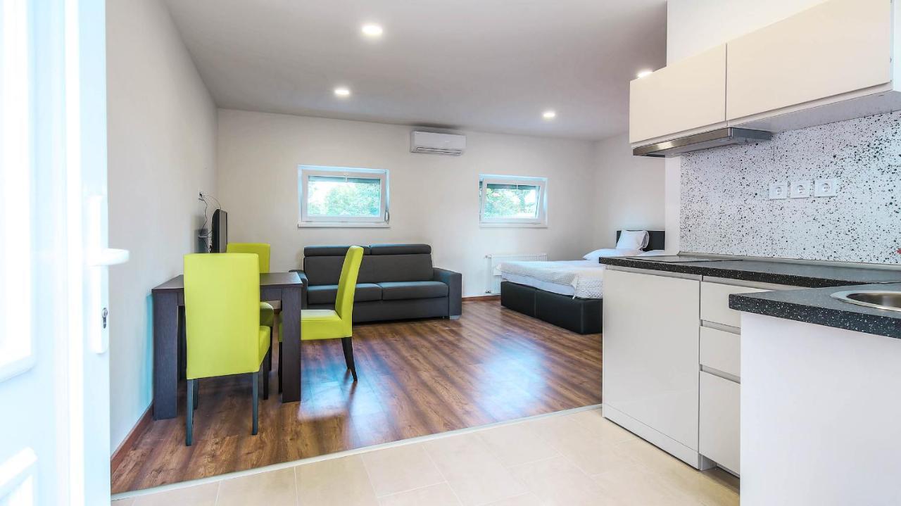 White Apartman Siofok 2 Luaran gambar