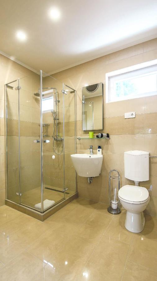 White Apartman Siofok 2 Luaran gambar
